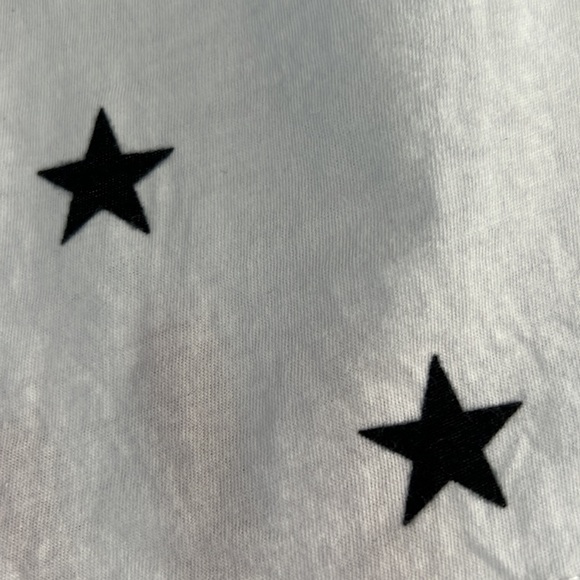 Like new LnA v neck tee. Size XS - Picture 6 of 6